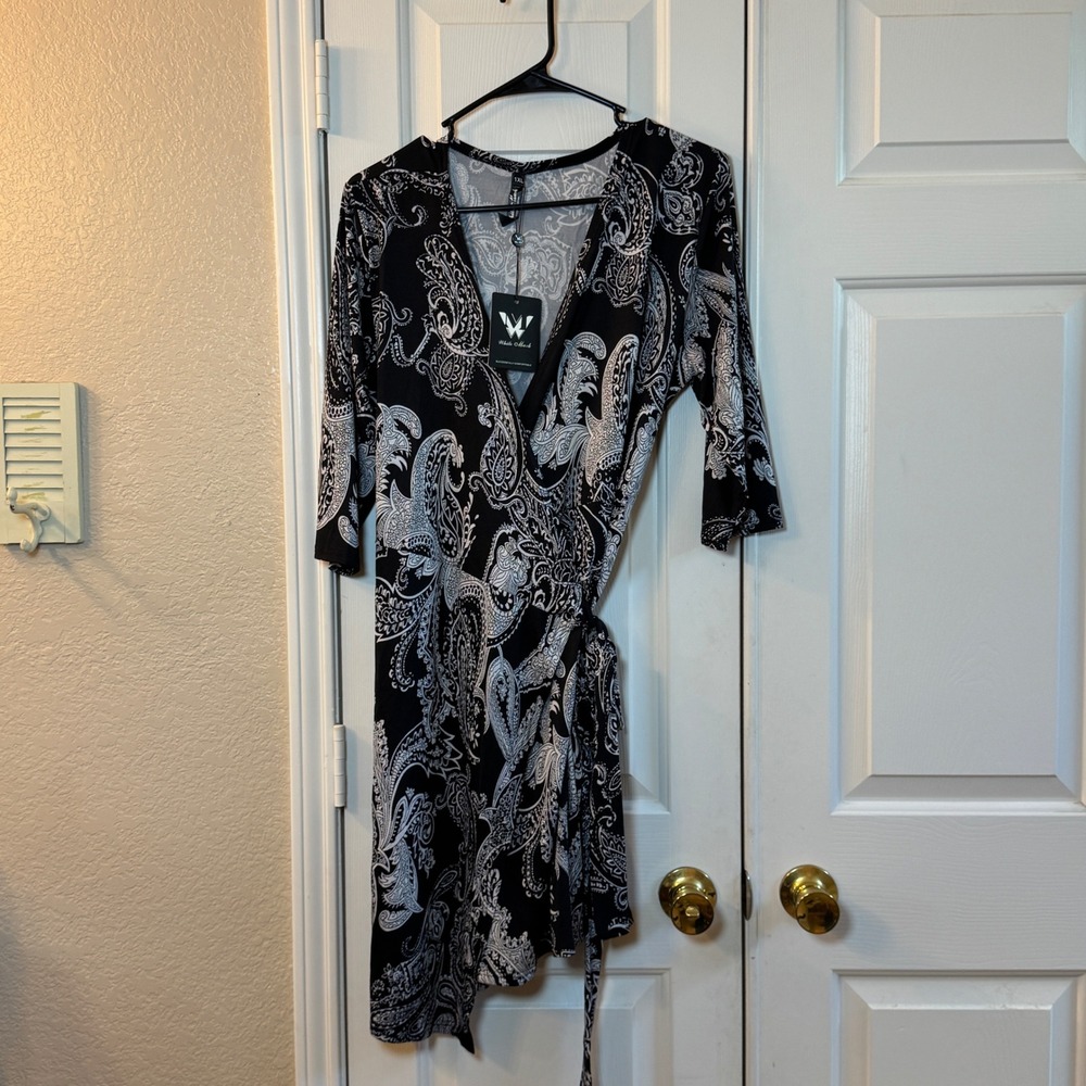 New White Mark Women's 'Mariah' Black & White Paisley Print Wrap‎ Dress Size 1XL